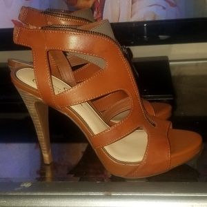 Jessica Simpson brown strappy zip up